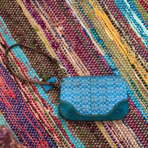 Coach wristlet - Picture 2 of 7